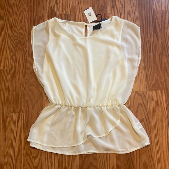 bobeau Tops - 🆕 Bobeau Ivory Cap Sleeve Cinched Waist Layered Hem Blouse Size Small